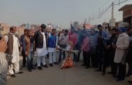रुद्रपुर : कांग्रेसी कार्यकर्ताओ ने केंद्र सरकार का पुतला फूक कर किया किसान आंदोलन का समर्थन किया !