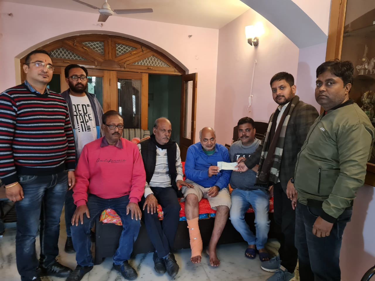 श्री राम जन्मभूमि मंदिर निर्माण निधि समिति को अपने पिता की स्मृति में किये ग्यारह हज़ार रूपये दान ! 