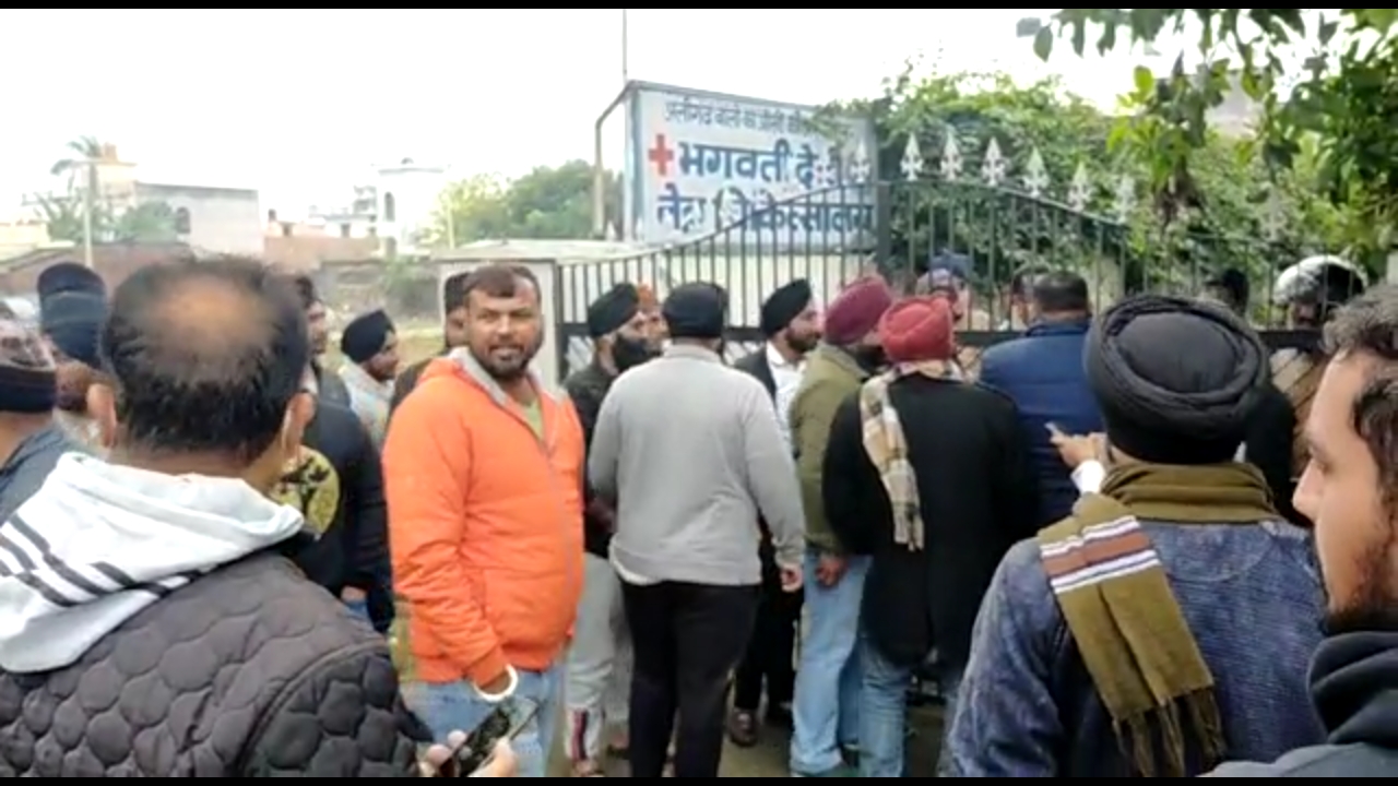 देखिये फेसबुक पर किसानो के खिलाफ अभद्र टिप्पणी करना डॉक्टर को क्यों पड़ा महंगा ?