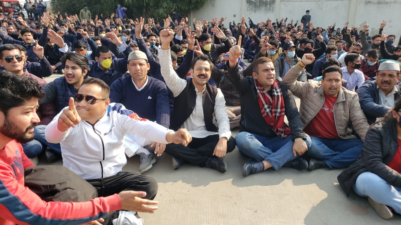 अशोका लेलैंड में श्रमिक क्यों कर रहे है धरना,प्रदर्शन ?