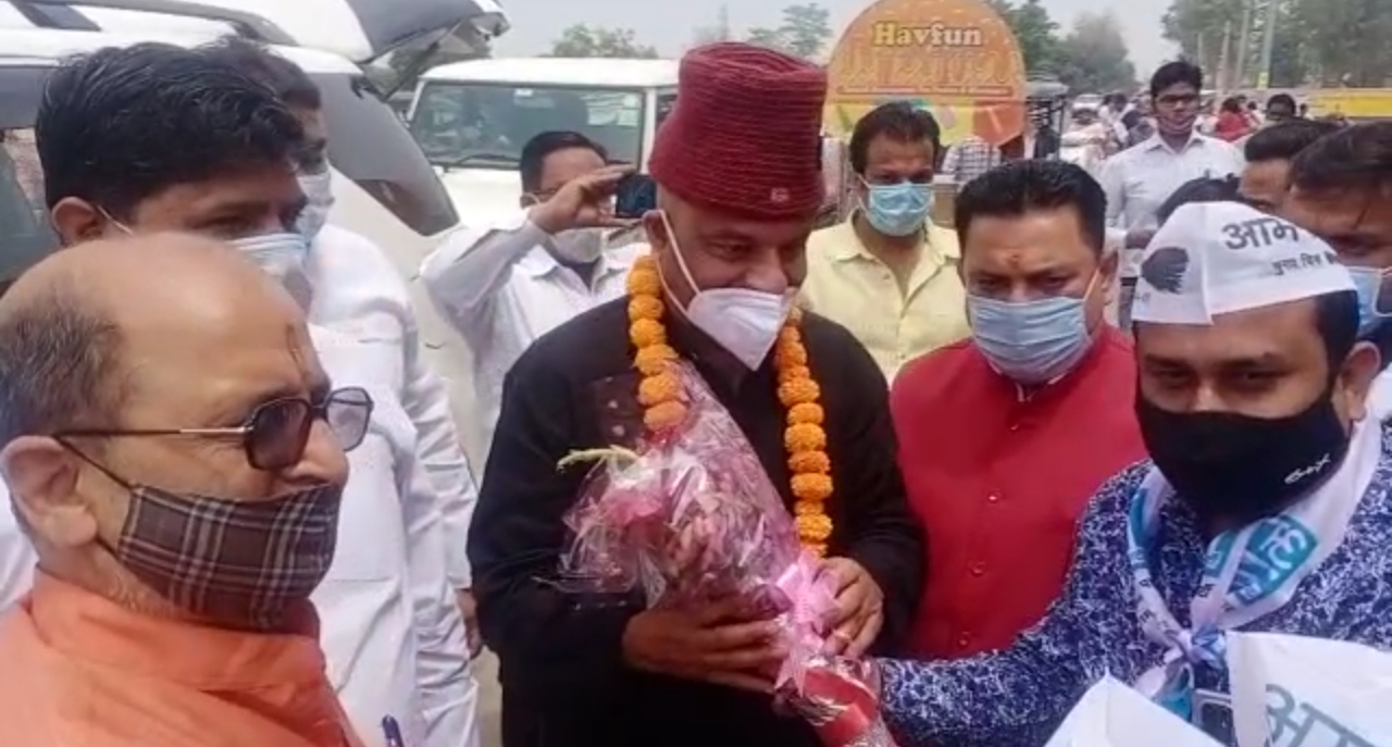 रिटायर्ड कर्नल अजय कोठियाल के 'आम आदमी पार्टी' में शामिल होने से राजनीतिक धमाल मच गया 