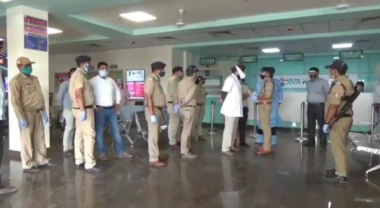 निजी अस्पताल कोरोना मरीज़ो से कर रहे है मनमानी वसूली,काशीपुर के एक अस्पताल के खिलाफ मुकदमा दर्ज  