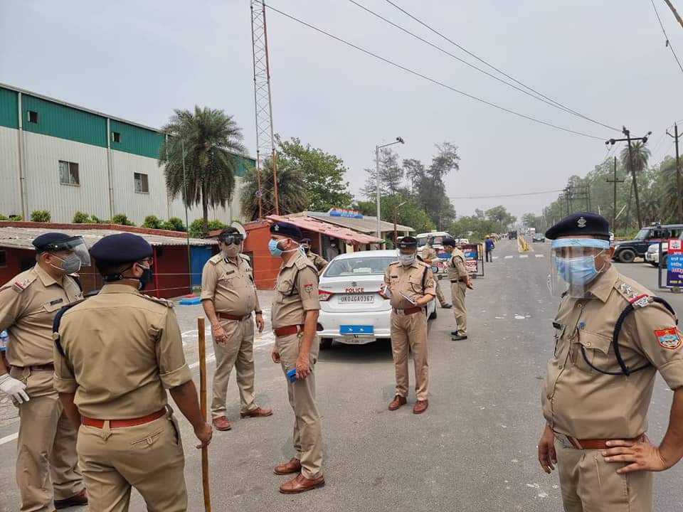 आईजी कुमाऊं अजय रौतेला ने किया सीमा से लगे उत्तर प्रदेश बॉर्डर का निरीक्षण 