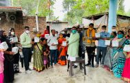 समाजसेवी भारत भूषण चुघ ने 'आयुष किट' वितरित की  