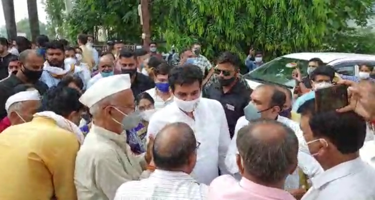 सरकार के पास सिर्फ तीन विकल्प,मध्यावधि चुनाव,राष्ट्रपति शासन या मुख्यमंत्री को बदले : प्रीतम सिंह, कांग्रेस प्रदेश अध्यक्ष 