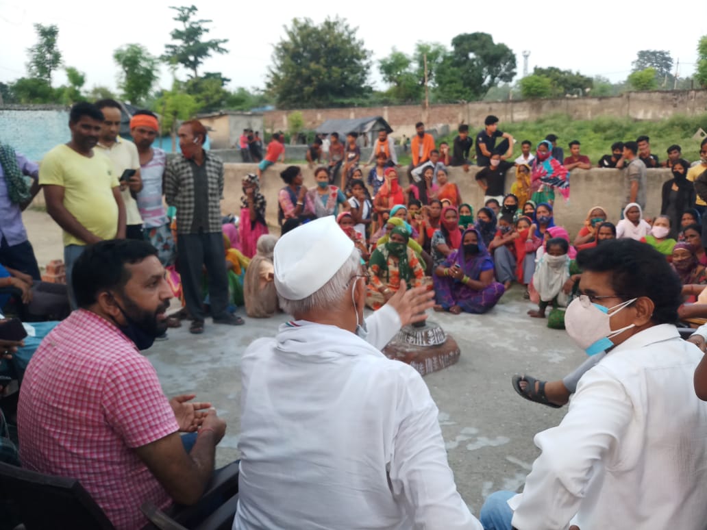 नगीना कॉलोनी खाली कराने को लेकर रेलवे प्रशासन के खिलाफ बैठक