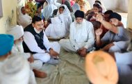 प्रीतनगर के पीड़ित किसान परिवार से मिले विधायक राजेश शुक्ला बंधाया ढांढस 