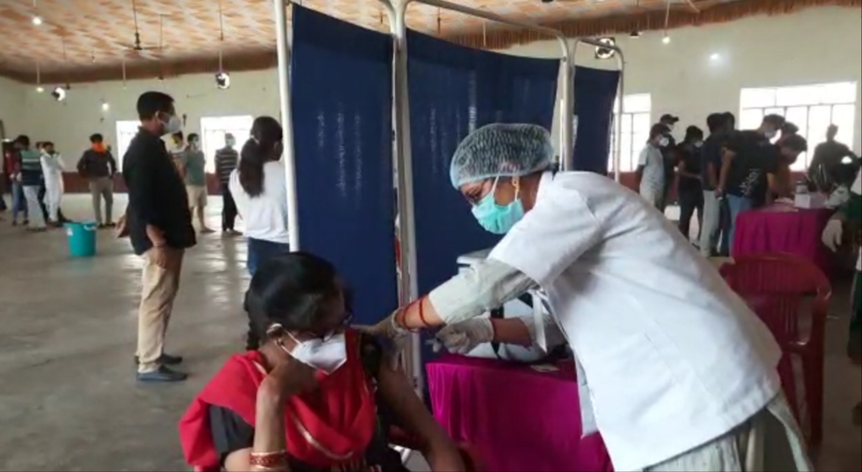 18 वर्ष से अधिक उम्र के लोगो का 'वैक्सीनेशन' शुरू