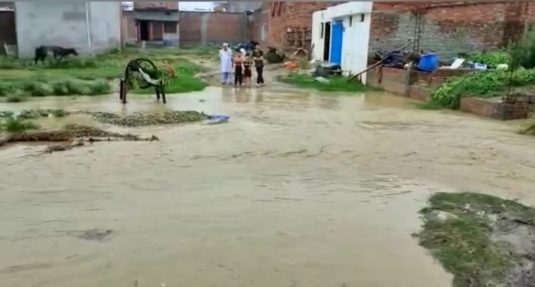 कौन सुध लेगा नदियों के उफान से बाढ़ का दर्द झेलने वाले पीड़ितों का ?