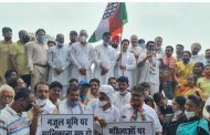 कांग्रेस ने बढ़ती महंगाई,बेरोज़गारी,महिलाओ पर ज़ुल्म सहित तमाम मुद्दों पर निकाली पदयात्रा