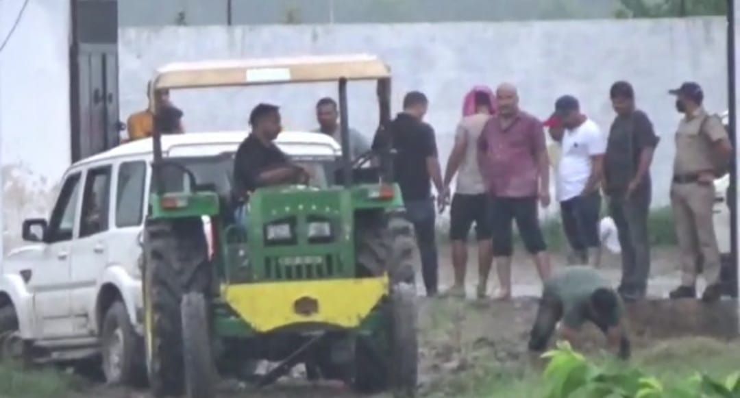 एक्सक्लूसिव :पंजाब और उत्तराखंड एसटीएफ ने किया मुठभेड़ के बाद तीन खूंखार अपराधियों को आटोमैटिक हथियारों के साथ गिरफ्तार