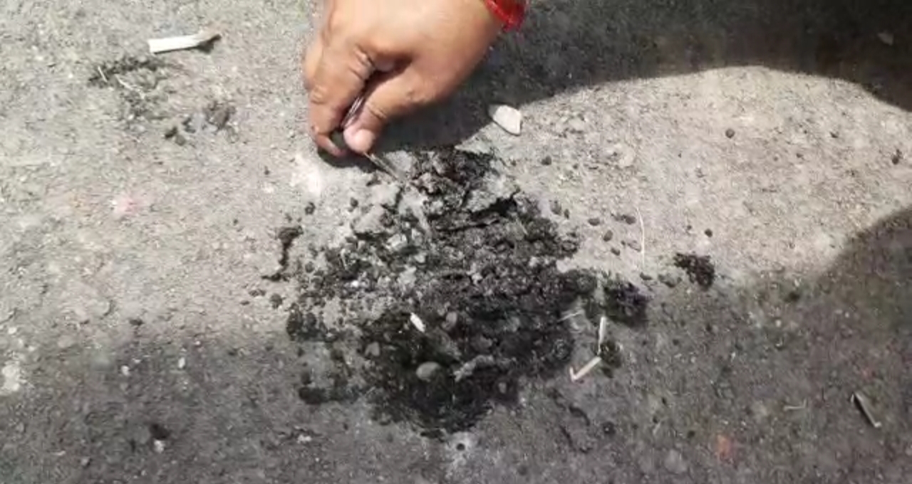 गजब हो गया कैबिनेट मंत्री के लोकार्पण के कुछ दिन बाद ही टूटने लगी सड़क