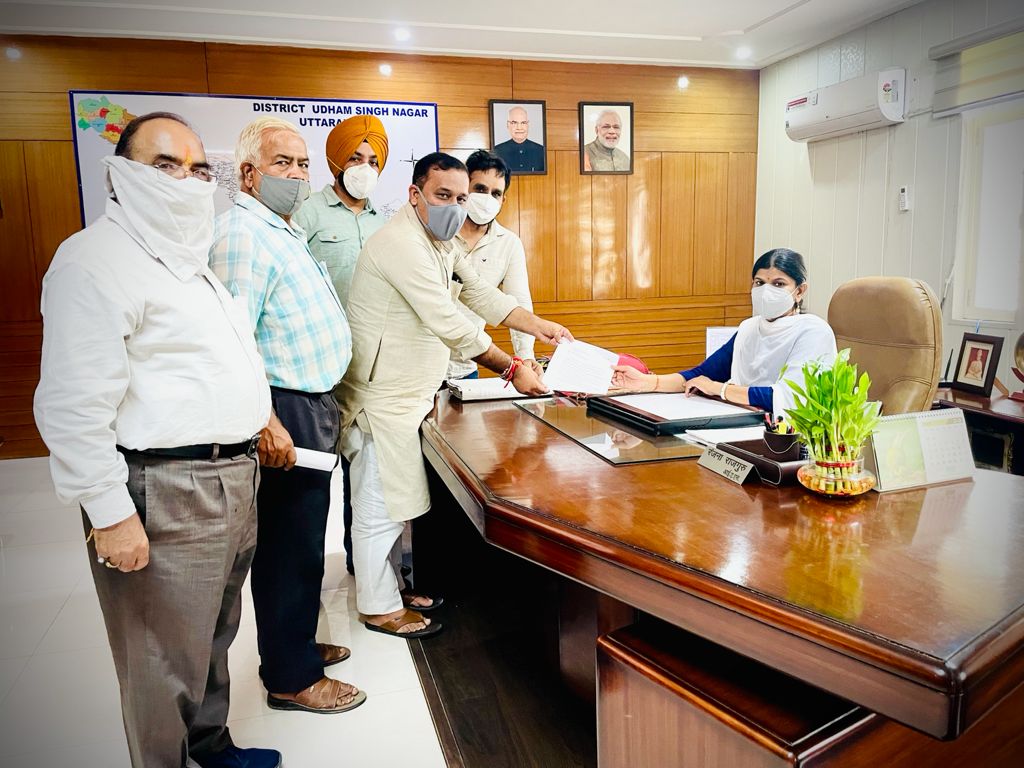 भारत भूषण चुघ ने शिष्टमंडल के साथ डीएम से मिलकर गावा चौक खुलवाने की मांग की