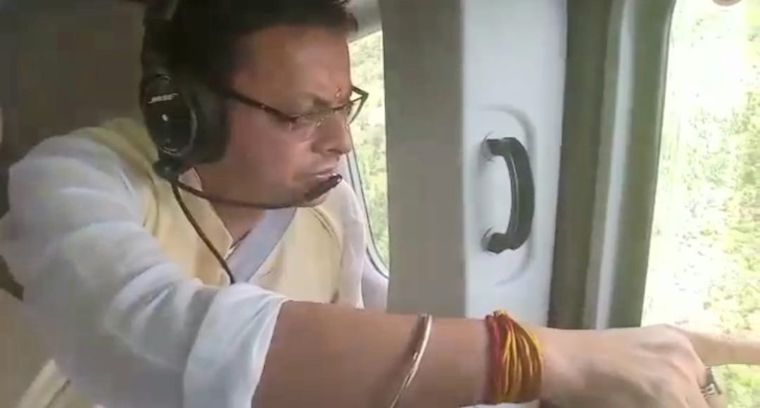 मुख्यमंत्री ने आपदा प्रभावित क्षेत्र धारचूला का दौरा किया,पीड़ितों को दी राहत राशि