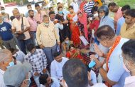 जिला पंचायत की आपातकालीन बैठक में डीएम के तबादले का हुआ प्रस्ताव पारित
