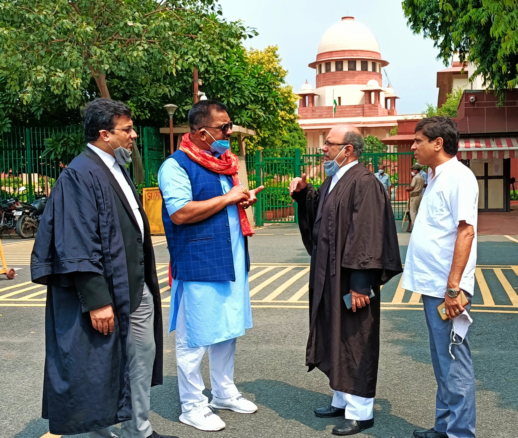 नजूल भूमि के मुद्दे को लेकर उत्तराखण्ड सरकार के डिप्टी एडवोकेट जनरल ने सुप्रीम कोर्ट में जल्द सुनवाई के लिये दिया प्रार्थना पत्र