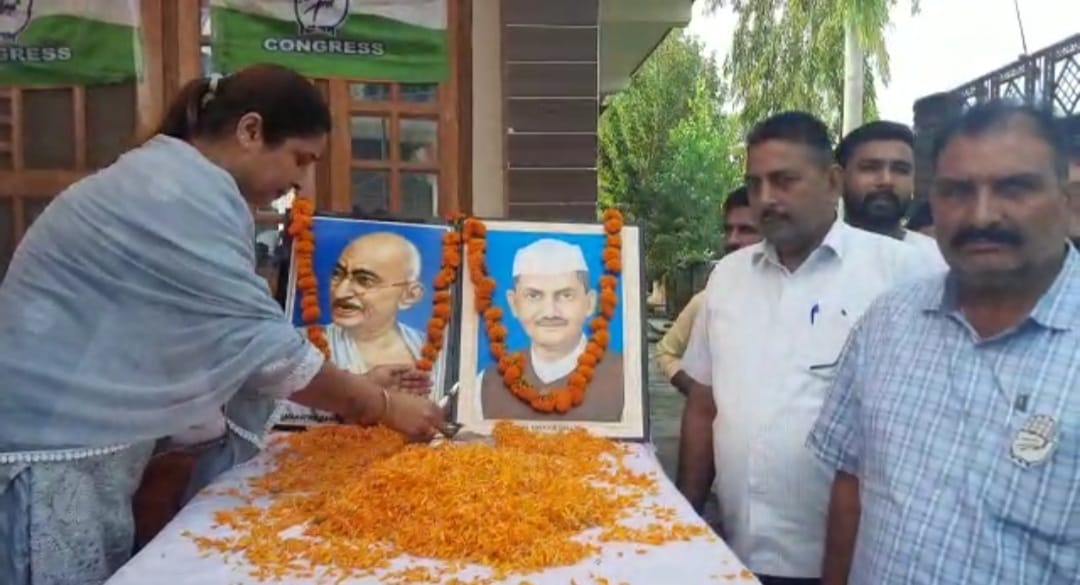 महात्मा गांधी और लाल बहादुर शास्त्री की जयंती हर्षोल्लास से मनाई गई