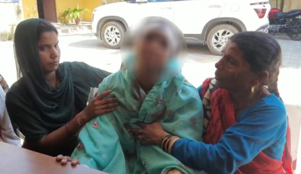 महिला से मारपीट और बलात्कार करने के प्रयास का लगाया आरोप