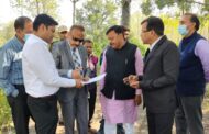 प्रस्तावित एम्स की भूमि चयन के लिये ऋषिकेश के निदेशक के नेतृत्व प्राग और खुरपिया फ़ार्म की ज़मीन का किया निरीक्षण