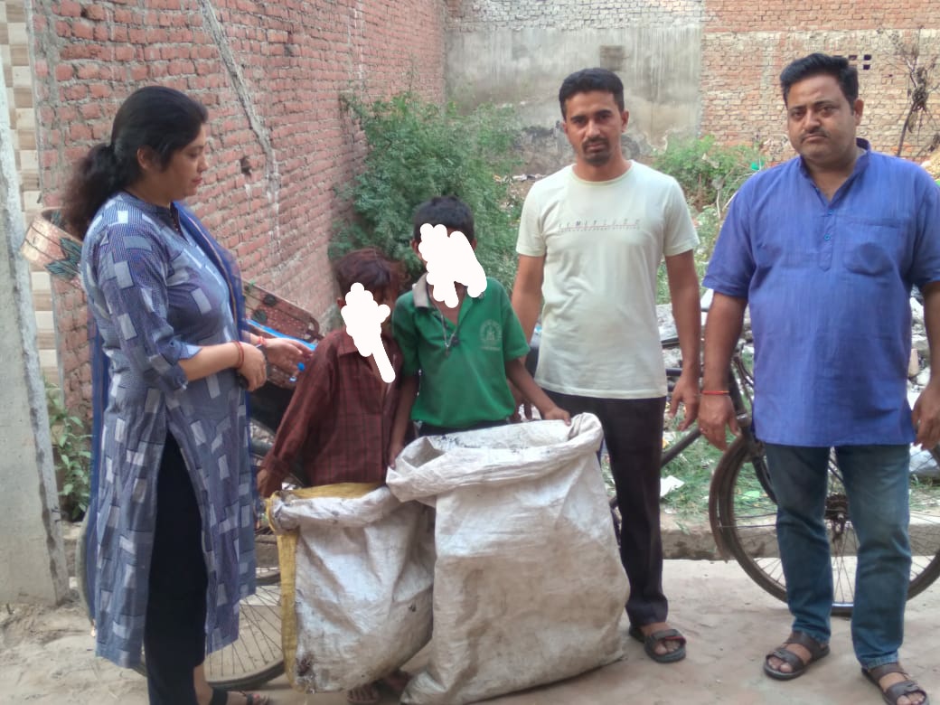 भारत के भविष्य मासूम बाल श्रमिको के जीवन स्तर को कौन सुधरेगा ?