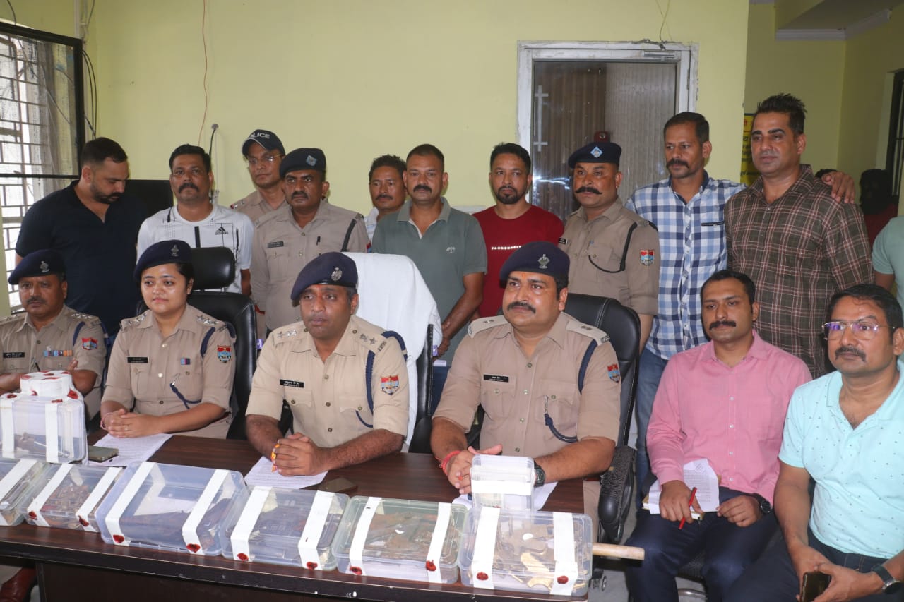 अवैध हथियार तस्करों पर एसटीएफ उत्तराखंड व ऊधम सिंह नगर पुलिस की जबरदस्त स्ट्राइक, अवैध हथियारों की फैक्ट्री का भंडाफोड़