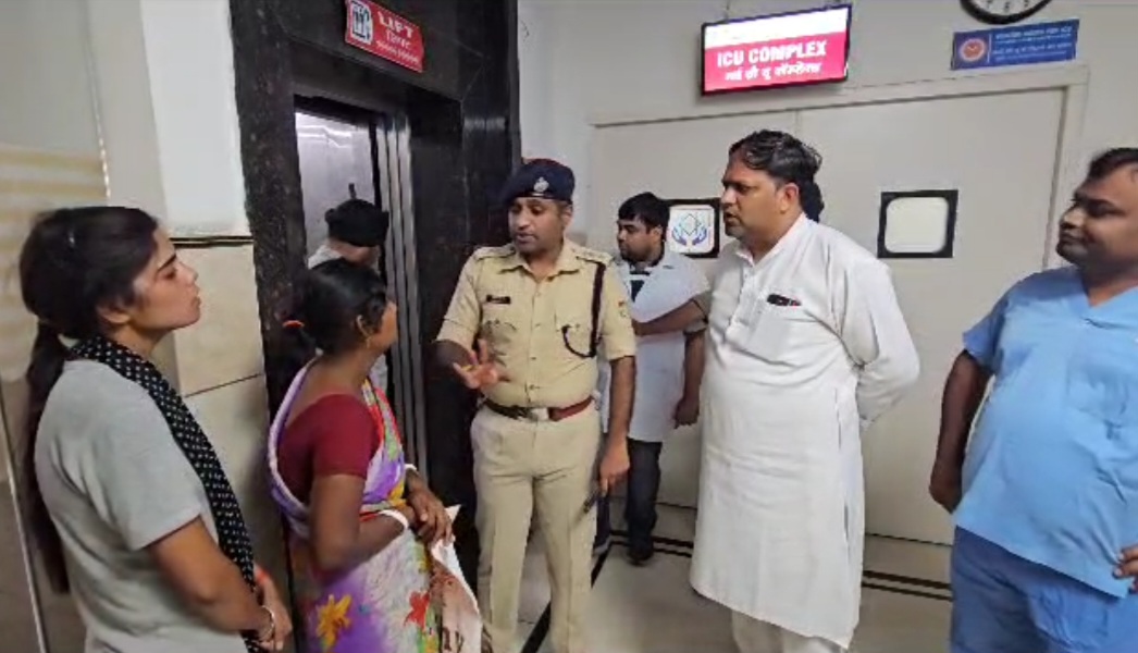 भाजपा प्रदेश मंत्री विकास शर्मा ने गंभीर रूप से घायल गौरी मंडल को निजी अस्पताल में भर्ती करा कर दी इंसानियत की मिसाल