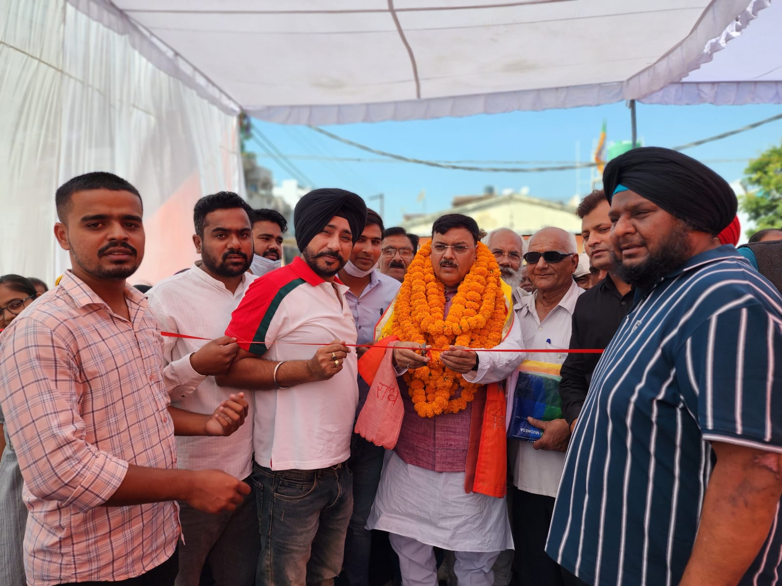 पूर्व विधायक राजेश शुक्ला ने अपना 54 वां जन्मदिन सादगी से मनाया, नेत्र शिविर लगवाकर 150 मरीज़ो की जांच करवाई