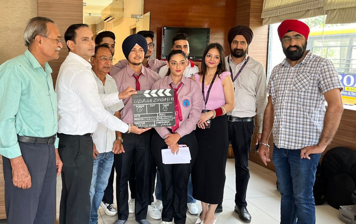 'उड़ान ज़िन्दगी की' हिंदी वेब सीरिज़ का मुहूर्त शार्ट द्रोण कालेज में फिल्माया गया, जल्द होगी ओटीटी प्लेटफार्म पर रिलीज़