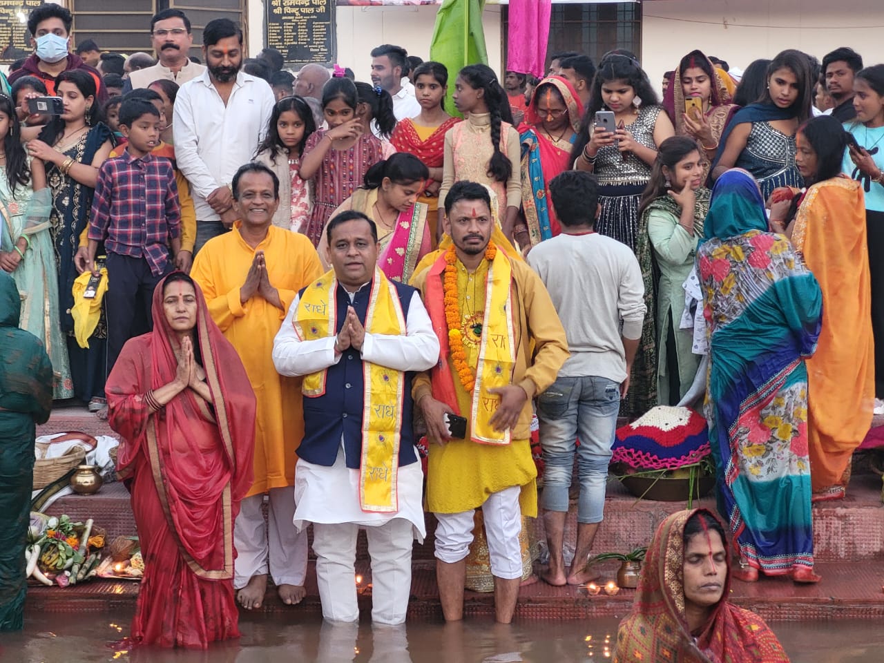 भाजपा आर्थिक प्रकोष्ठ के प्रदेश सह संयोजक भारत भूषण चुघ पूर्वांचल समाज की छठ पूजा में हुए सम्मलित 