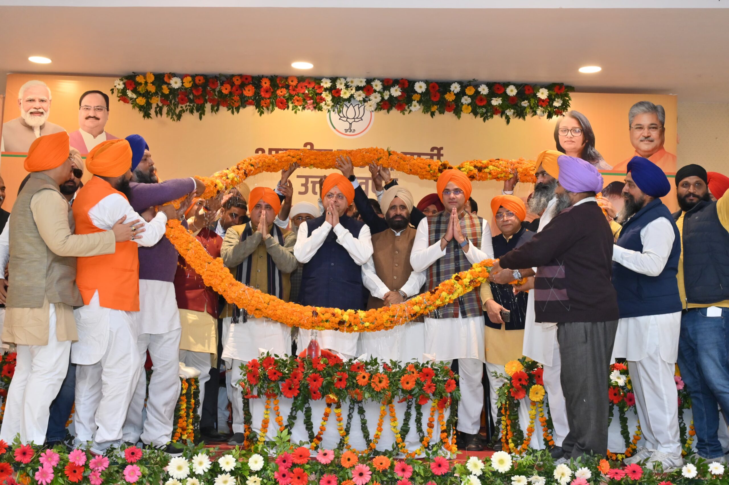 मुख्यमंत्री पुष्कर सिंह धामी ने 'युवा सिक्ख सम्मेलन' में शिरकत करके सिख समाज के लिये कई घोषणाये की 