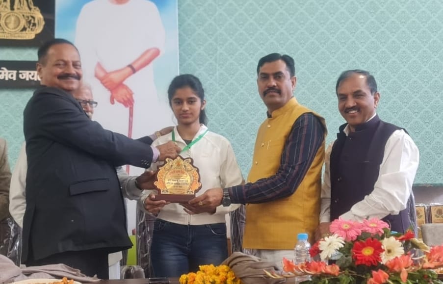 'जाट महासभा' ने पूर्व प्रधानमंत्री स्व.चौधरी चरण सिंह जयंती को 'किसान दिवस' के रूप में मनाया