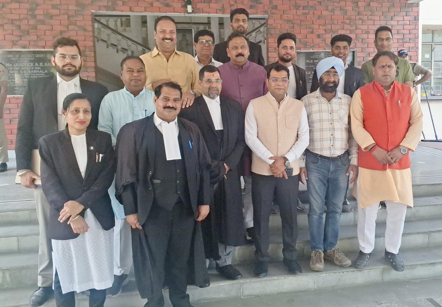 विधायक शिव अरोरा समेत दस भाजपा नेता कोर्ट से हुए बरी, 2022 के विधानसभा चुनाव में नामांकन के दौरान दर्ज हुआ था केस