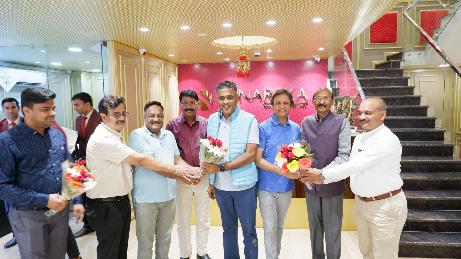 'सुनारीका' By 'बंसल ज्वैलर्स' के हल्द्वानी और रुद्रपुर शो रूम पर पहुंचे डाइमंड व्यवसायी घनश्याम ढोलकिया, हुआ ज़ोरदार स्वागत