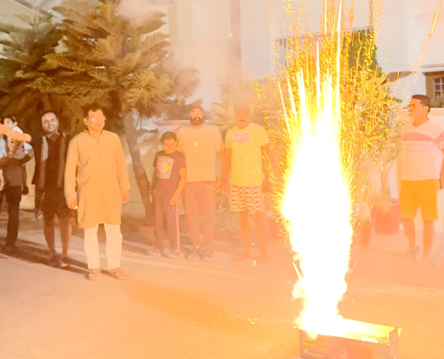 T20 विश्व कप मे भारत बना विश्व विजेता, विधायक शिव अरोरा ने अपने आवास पर आतिशबाजी कर के मनाया जीत का जश्न