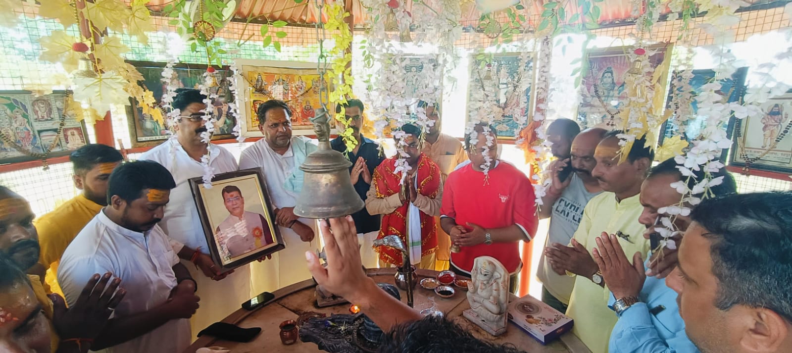 विधायक शिव अरोरा के जन्मदिन पर पार्टी कार्यकताओं व समर्थकों ने जगह जगह हवनयज्ञ, वृक्षारोपण कर धूम धाम से मनाया