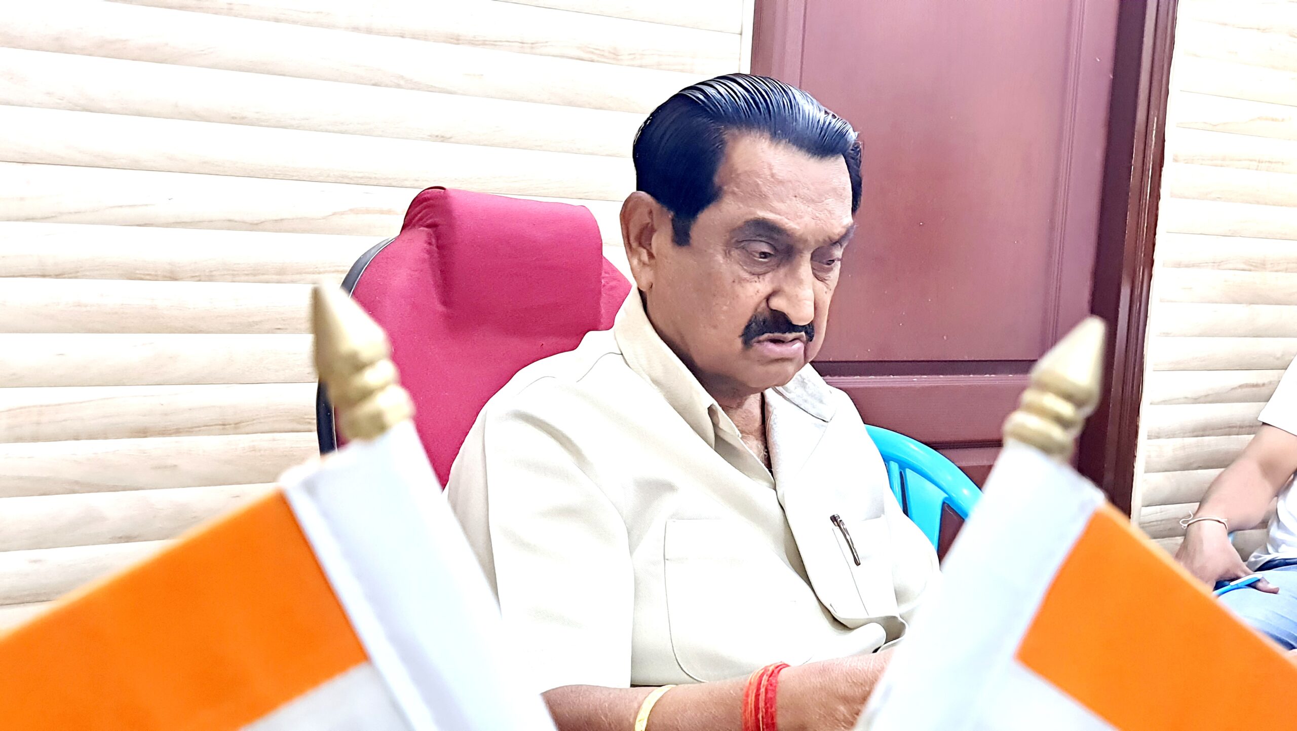 किच्छा विधायक तिलक राज बेहड़ ने धार्मिक आस्था के महापर्व छठ पर शासन द्वारा अवकाश घोषित न करने पर खेद जताया