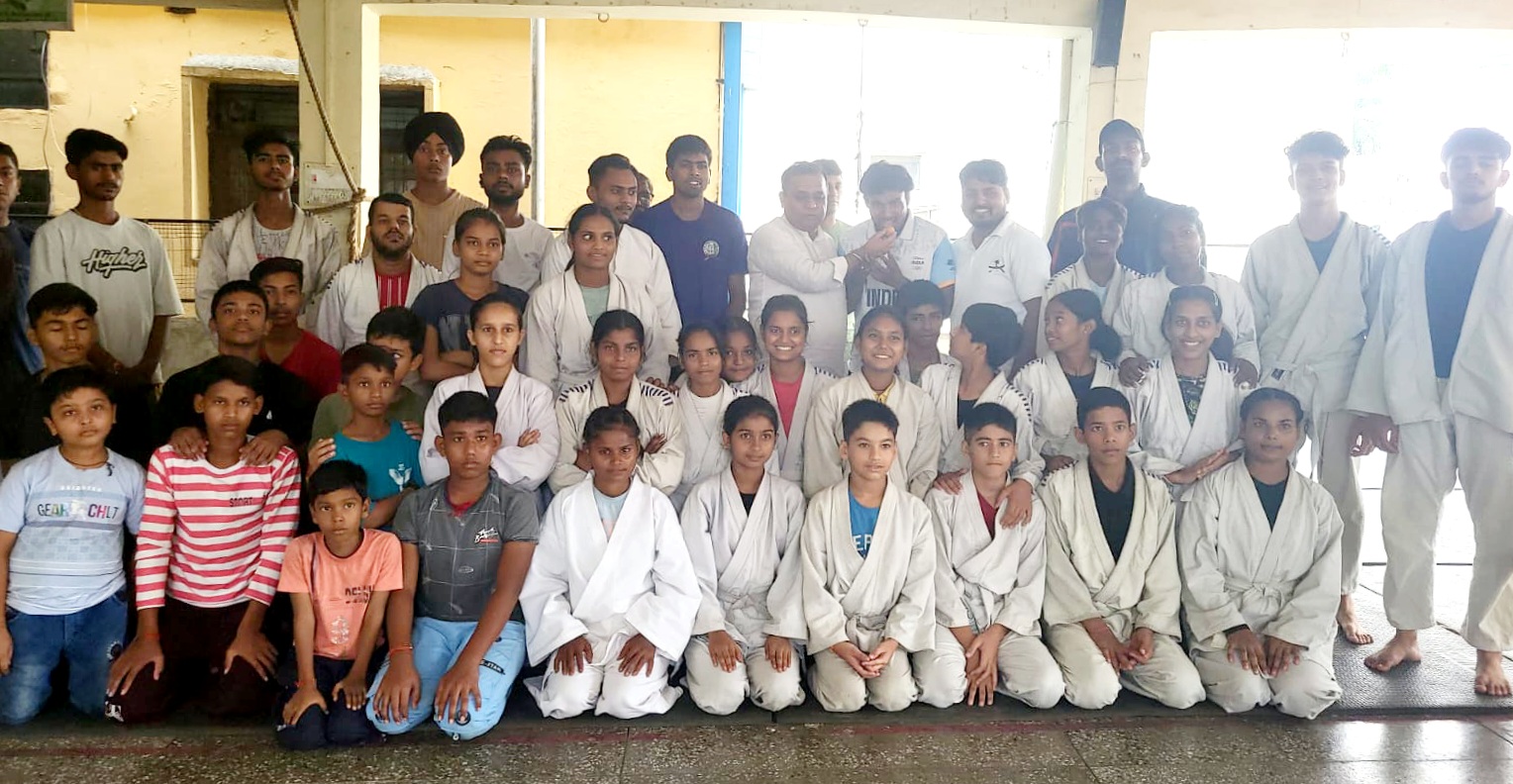 उत्तराखंड खेल विभाग ने जु–जित्सू खिलाड़ी कमल को सात लाख पचास हजार रुपये, जय प्रकाश को दो लाख पचास हजार रुपए दी खेल छात्रवृत्ति