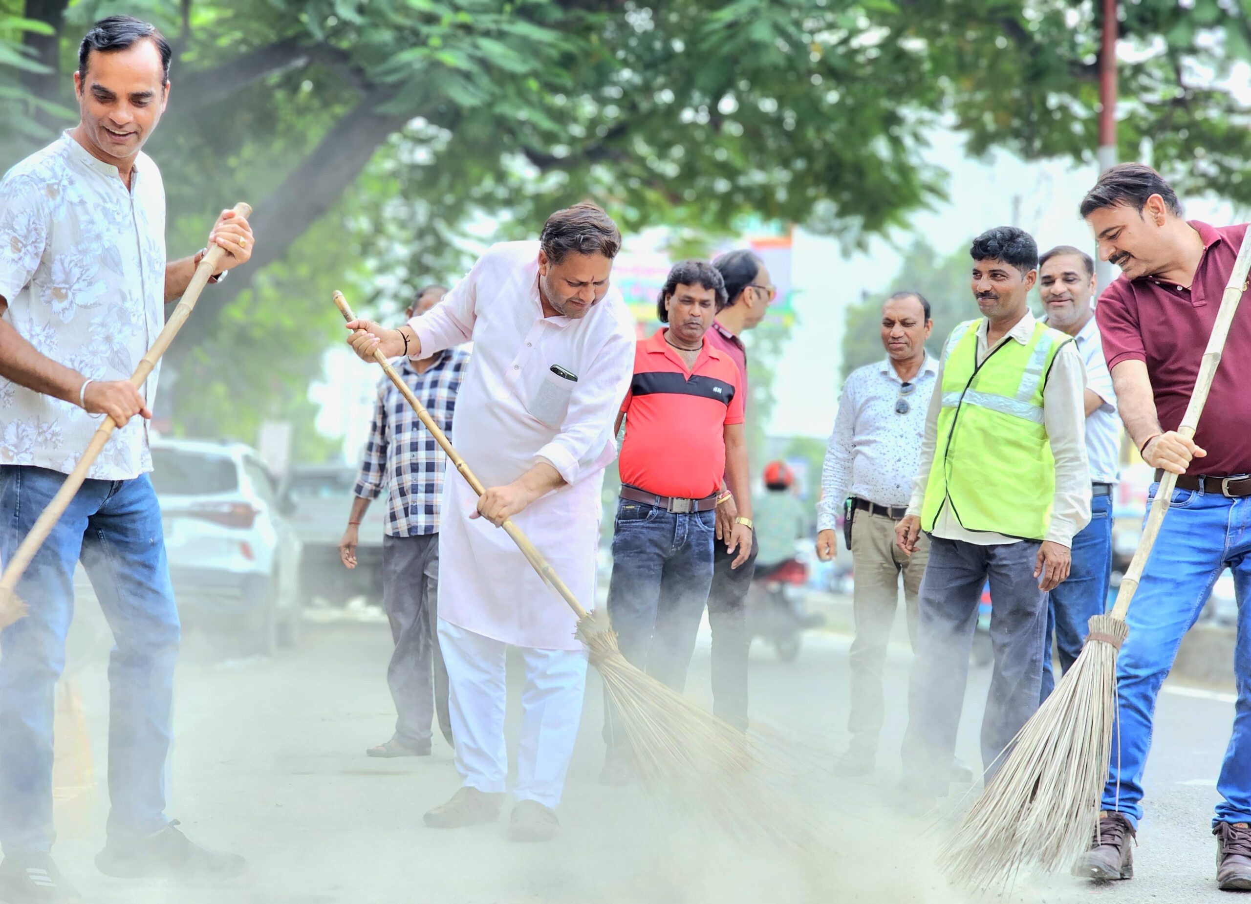 भाजपा के प्रदेश मंत्री विकास शर्मा ने प्रधानमंत्री नरेंद्र मोदी के जन्मदिवस के अवसर स्वच्छता अभियान चलाया