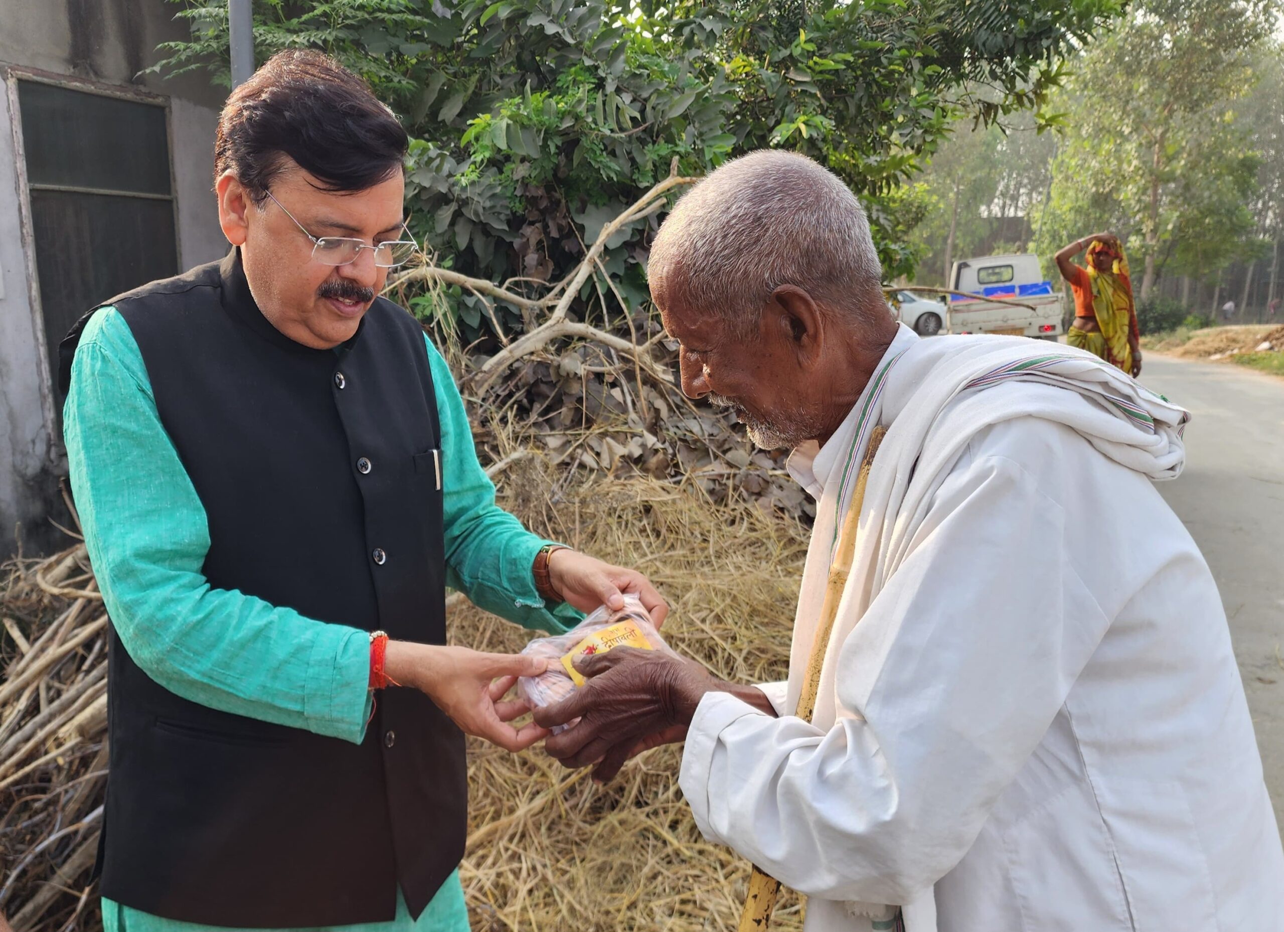 पं0 राम सुमेर शुक्ला मेमोरियल फाउंडेशन ट्रस्ट द्वारा दिये गये दियो से प्रधानमंत्री के 'लोकल फॉर वोकल' वीज़न से जगमंगायेंगे दिये