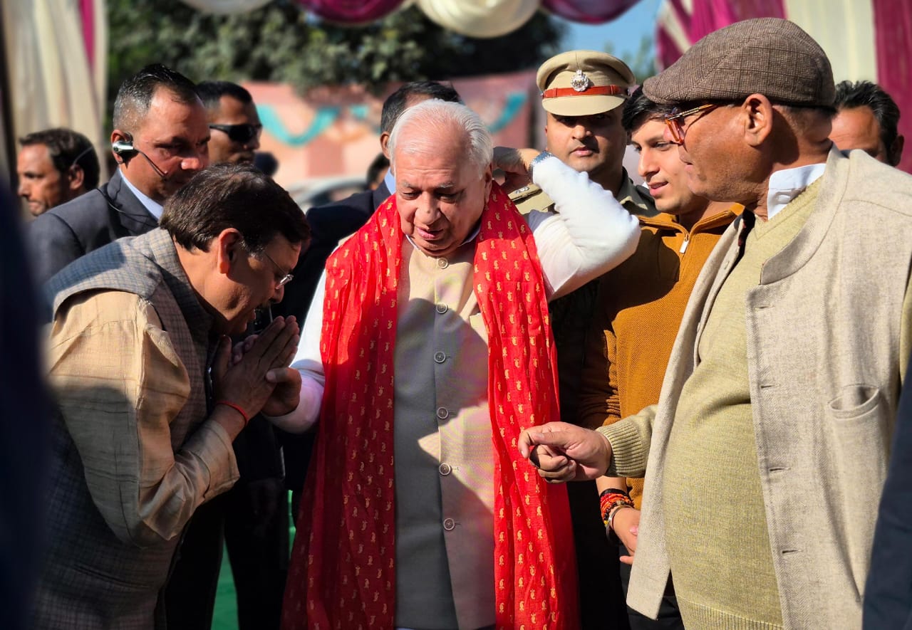 महामहिम राज्यपाल आरिफ मोहम्मद खान का पूर्व विधायक राजेश शुक्ला ने पंतनगर आगमन पर भव्य स्वागत किया