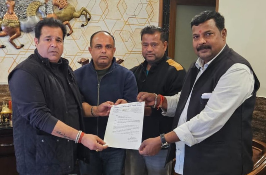 अखिल भारतीय राहुल गांधी बिग्रेड के पूर्व प्रदेश सचिव भूपेंद्र कुमार उर्फ बंटी पपनेजा ने कांग्रेस से नगर पालिका अध्यक्ष पद की दावेदारी की