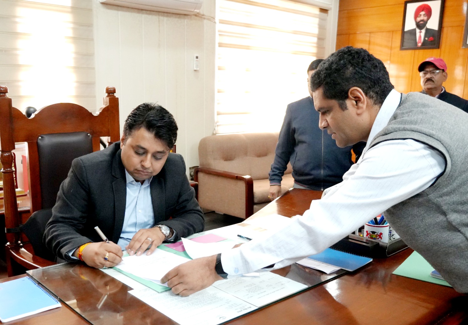 ऊधम सिंह नगर जिले के नव नियुक्त जिलाधिकारी नितिन सिंह भदौरिया ने कार्यभार ग्रहण किया