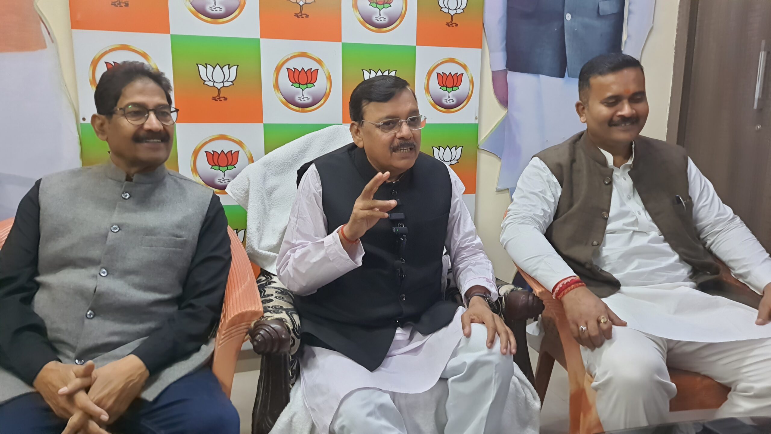 अब पूर्व विधायक राजेश शुक्ला अपराधियों पर सख्त कार्रवाई करने वाले पुलिस अधिकारियों और कर्मचारियों को करेंगे सम्मानित