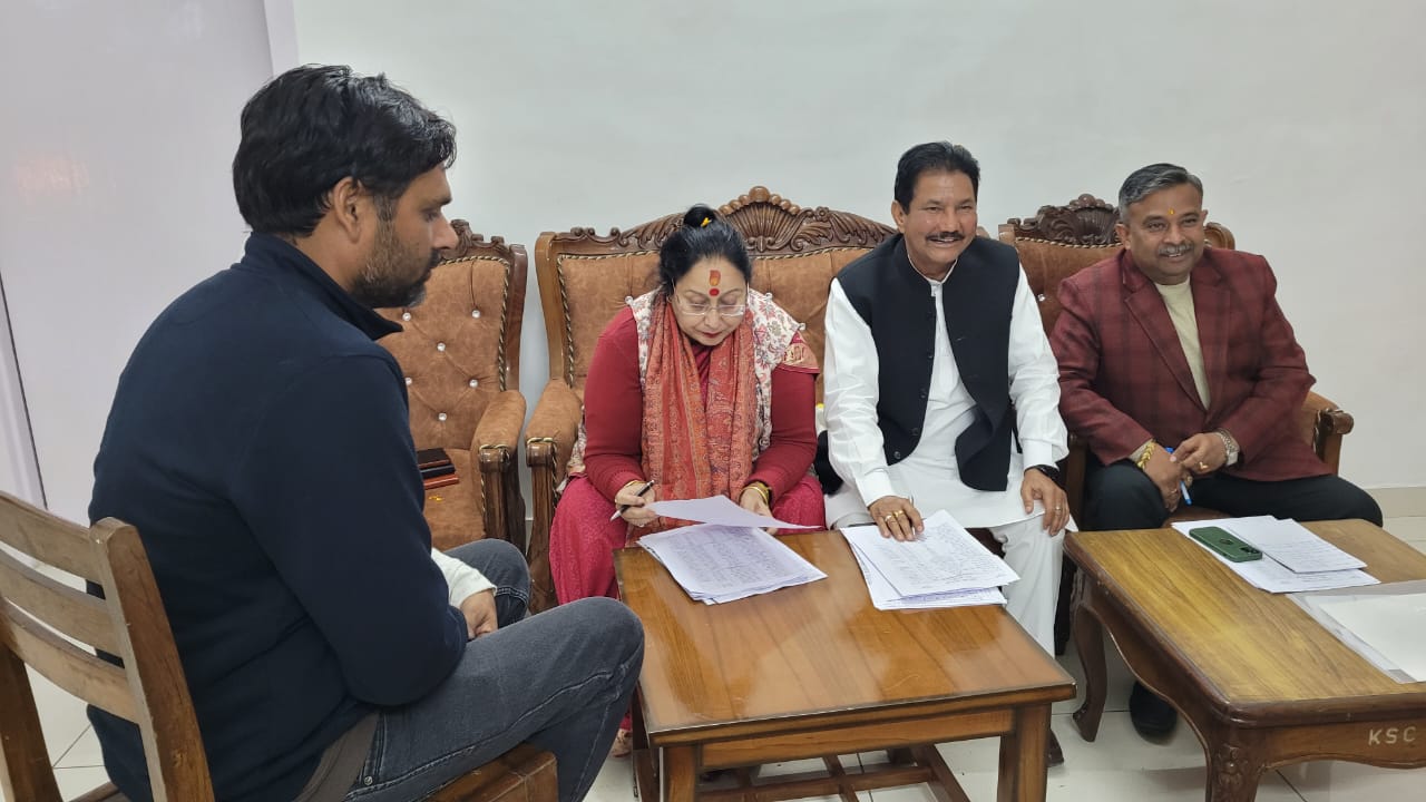 किच्छा नगर पालिका परिषद : अध्यक्ष और सभासद प्रत्याशियों की रायशुमारी के लिये भाजपा की पर्यवेक्षक टीम पहुंची किच्छा चीनी मिल गेस्ट हाउस