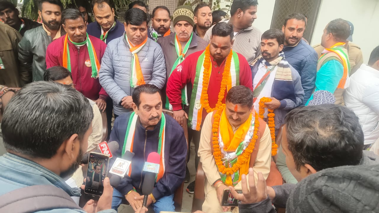 रुद्रपुर कांग्रेस मेयर प्रत्याशी मोहन खेड़ा के समर्थन में उतरे पूर्व मंत्री तिलक राज बेहड़