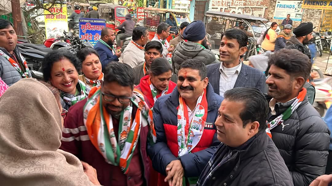 रुद्रपुर से कांग्रेस के मेयर प्रत्याशी मोहन लाला खेड़ा ने वार्डो से चुनाव प्रचार शुरू किया