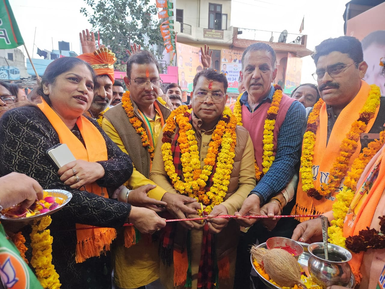 विधायक शिव अरोरा ने जनसंपर्क कर दावा किया नगर निगम चुनाव मे होंगी बीजेपी की बंपर जीत 