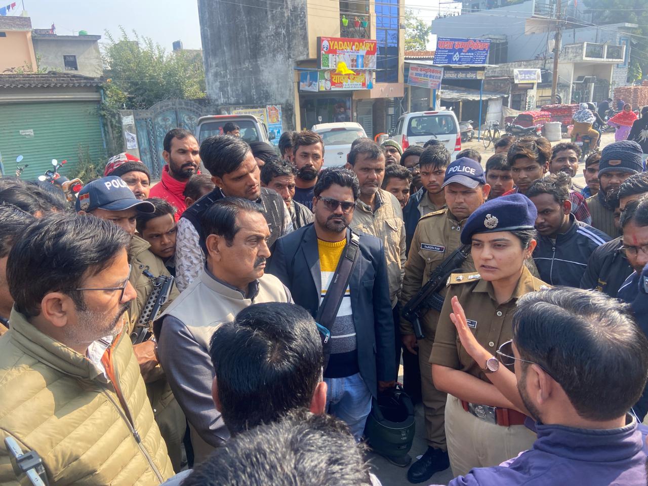 पूर्व मंत्री एवं विधायक तिलक राज बेहड़ के सख्त तेवर, ट्रांजिट कैंप में हुई हत्या का खुलासा करने का तीन  दिन का दिया अल्टीमेटम