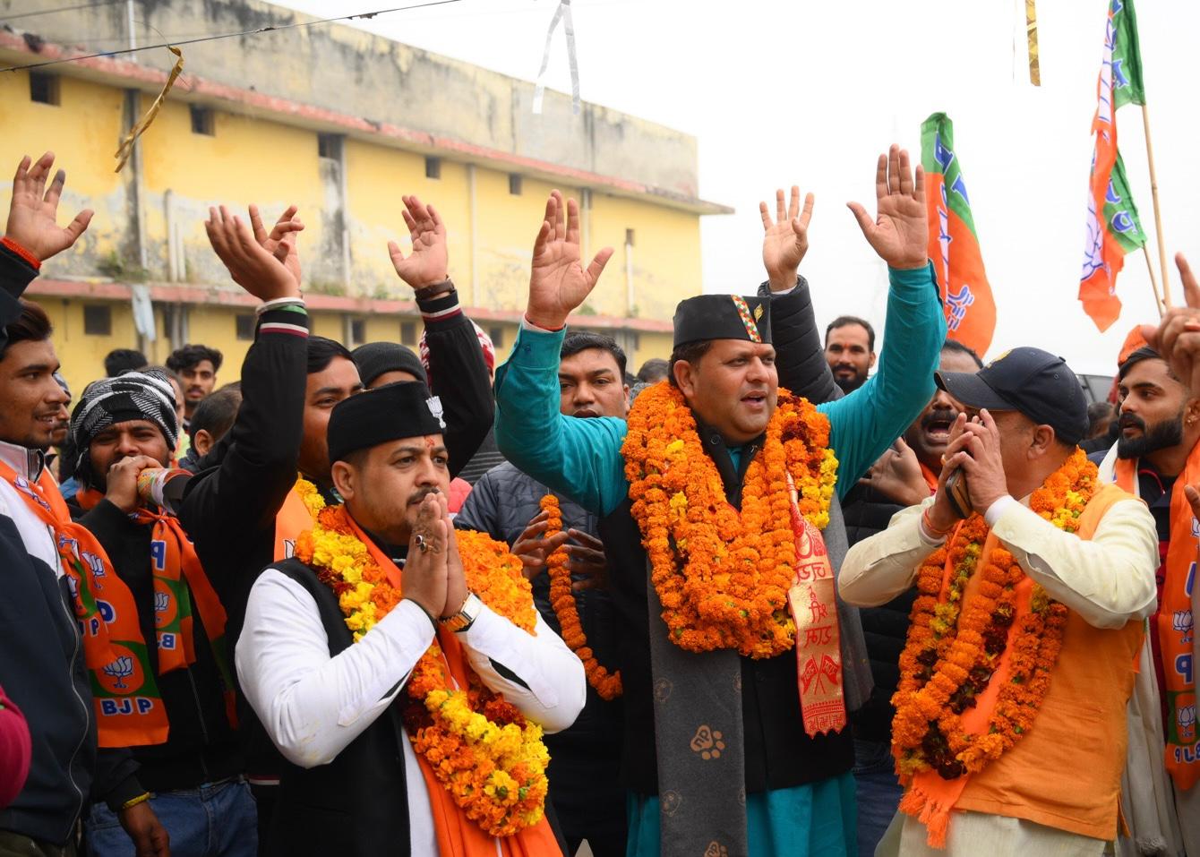 रम्पुरा में कोली समाज ने भाजपा प्रत्याशी को दिया भारी समर्थन, मेयर प्रत्याशी ने चुनाव कार्यालय का उदघाटन