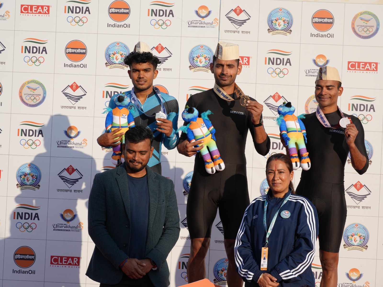 मनोज सरकार स्पोर्ट्स स्टेडियम में 38वें राष्ट्रीय खेलों के अन्तर्गत साइकिलिंग वेलोड्रम में ट्रेक साइक्लिंग प्रतियोगिता हुई प्रारंभ